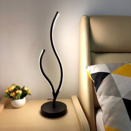 Modern Simple Home Decoration Lamp Creative Branch Shaped Table Lamp Nordic Style LED Desk Lamp (Color: black)